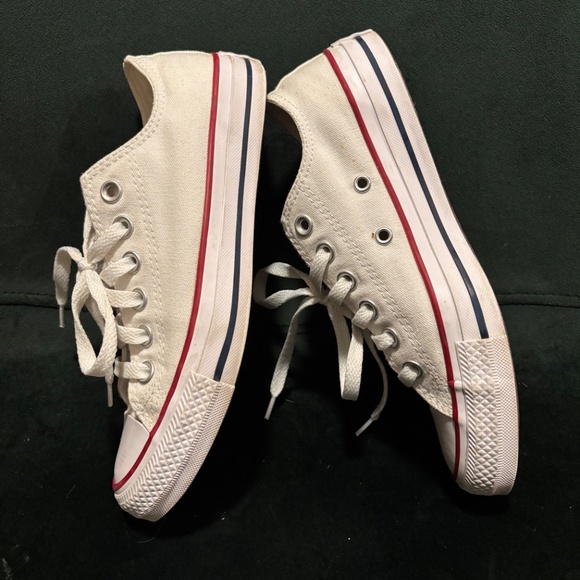 Converse White Low-Tops - Picture 5 of 10